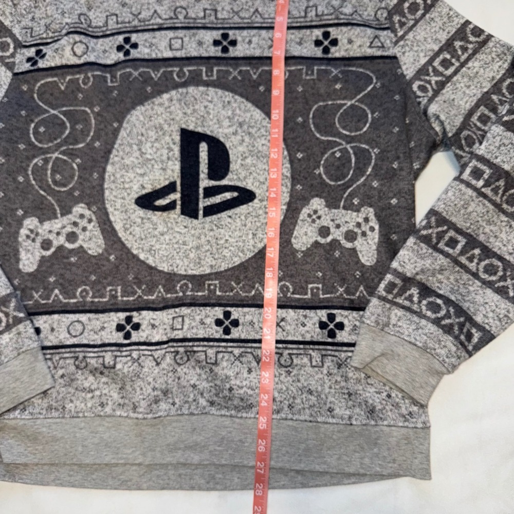 PlayStation‎ Gray Sweater XL Crewneck Gaming Pullover Long Sleeve Top Womens